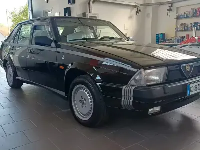 Usata Alfa Romeo 75 185 CV (136 kW) 2021 Nero Berlina