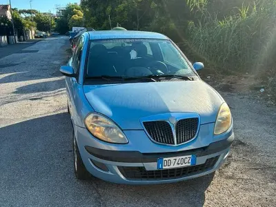 Usata Lancia Ypsilon 60 CV (44 kW) 2006 Bluazzurro Utilitaria