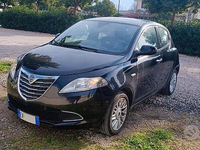 Usata Lancia Ypsilon Gold 69 CV (50 kW) 2014 Nero Utilitaria