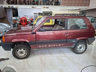 Usata Fiat Panda 4x4 50 CV (36 kW) 1989 Rosso Utilitaria