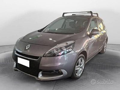 Usata Renault Scénic III 110 CV (80 kW) 2013 Argento Monovolume
