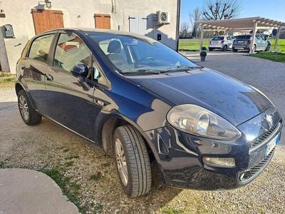 Usata Fiat Punto Lounge 77 CV (56 kW) 2014 Nero Utilitaria