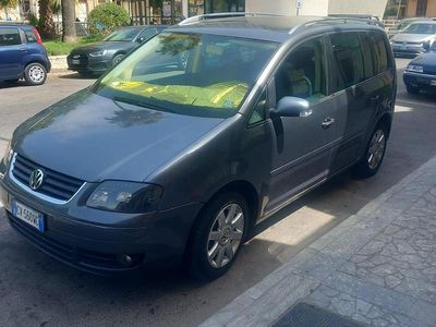 Usata VW Touran 136 CV (100 kW) 2005 Grigio Monovolume