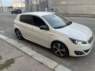 Usata Peugeot 308 GT-line 120 CV (88 kW) 2017 Berlina