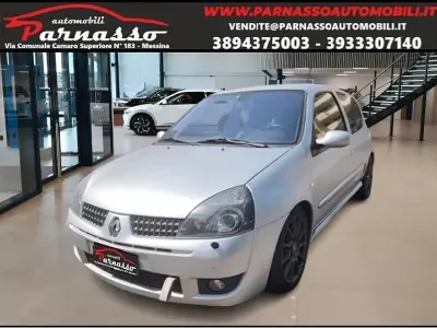 Usata Renault Clio 169 CV (124 kW) 2002 Argento Berlina