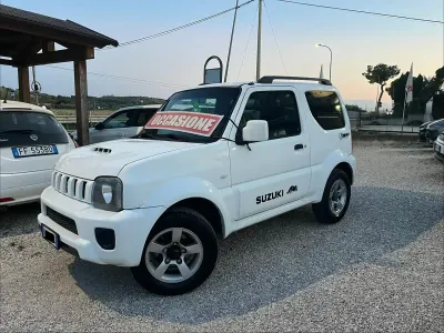 Usata Suzuki Jimny 85 CV (62 kW) 2015 Bianco SUV