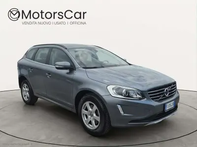 Usata Volvo XC60 Momentum 150 CV (110 kW) 2017 Grigio SUV