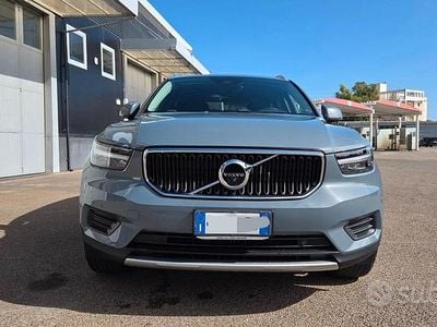Usata Volvo XC40 Momentum 163 CV (119 kW) 2022 Grigio SUV
