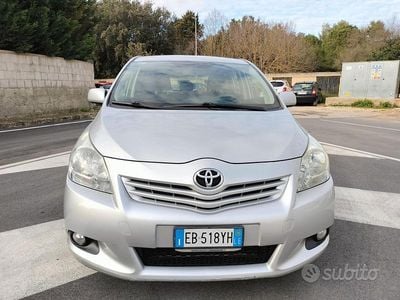 Usata Toyota Verso Sol 126 CV (92 kW) 2010 Grigio Monovolume