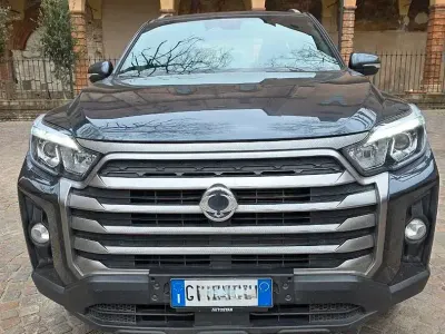 Usata SsangYong Rexton 202 CV (148 kW) 2024 Nero SUV