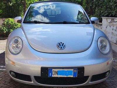 Usata VW New Beetle 105 CV (77 kW) 2008 Grigio Utilitaria