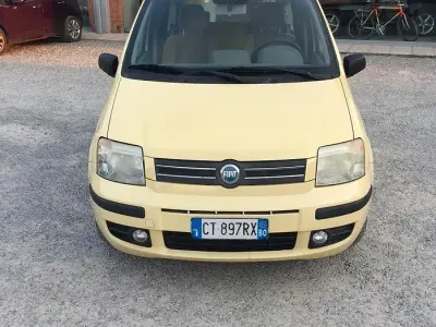 Usata Fiat Panda Emotion 60 CV (44 kW) 2005 Giallo Utilitaria