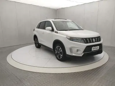 Usata Suzuki Vitara 114 CV (83 kW) 2022 Bianco SUV