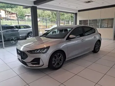 Usata Ford Focus ST-Line 116 CV (85 kW) 2025 Argento Berlina