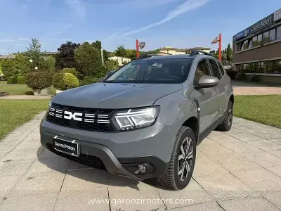 Usata Dacia Duster Journey 116 CV (85 kW) 2023 Grigio SUV