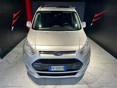 Usata Ford Tourneo 120 CV (88 kW) 2017 Grigio Monovolume