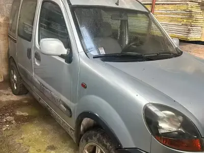 Usata Renault Kangoo 80 CV (58 kW) 2004 Grigio Monovolume