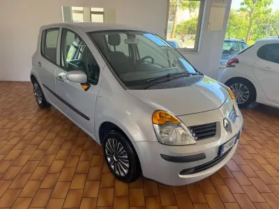 Usata Renault Modus 75 CV (55 kW) 2005 Grigio Monovolume