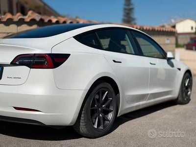 Usata Tesla Model 3 Long Range AWD 366 kW (498 CV) 2021 Bianco Berlina