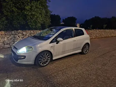 Usata Fiat Punto Evo Sport 90 CV (66 kW) 2010 Bianco Utilitaria