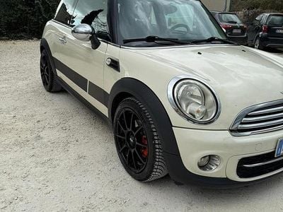 Usata Mini Cooper D 109 CV (80 kW) 2010 Bianco Utilitaria