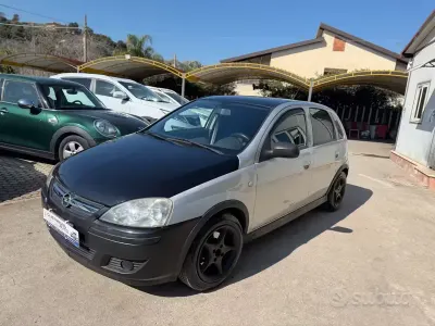 Usado Opel Corsa 90 HP (66 kW) 2006 Cinzento Citadino
