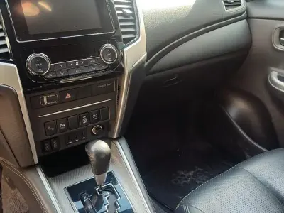 Usata Mitsubishi L200