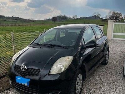 Usata Toyota Yaris Sol 69 CV (50 kW) 2007 Nero Utilitaria