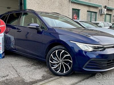 Usata VW Golf VIII Style 150 CV (110 kW) 2021 Blu Station wagon