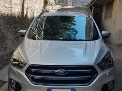 Usata Ford Kuga ST-Line 120 CV (88 kW) 2019 Grigio SUV