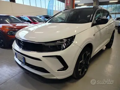 Usata Opel Grandland X Ultimate 131 CV (96 kW) 2024 Bianco SUV