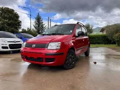 Begagnad Fiat Panda Emotion 69 HK (50 kW) 2011 Röd Halvkombi