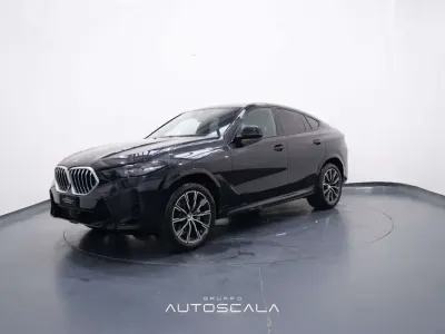 Usata BMW X6 M Sport 286 CV (210 kW) 2024 Saphirschwarz metallizzato SUV
