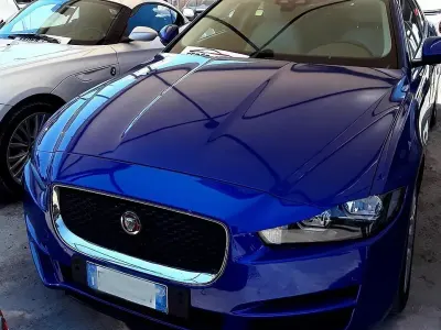 Usata Jaguar XE 2017 Blu Berlina