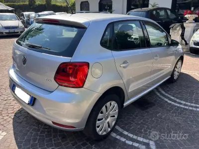 Usata VW Polo Comfortline 75 CV (55 kW) 2016 Grigio Utilitaria