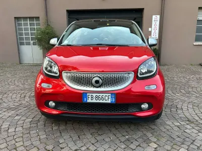 Usata Smart ForFour Prime 71 CV (52 kW) 2015 Rosso Utilitaria