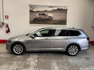 Usata VW Passat Business 150 CV (110 kW) 2022 Grigio Station wagon