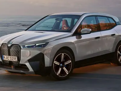 Nuova BMW iX Efficient Dynamics 189 kW (258 CV) 2025 Argento SUV