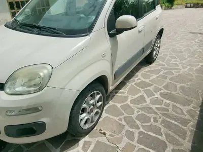 Usata Fiat Panda Lounge 80 CV (58 kW) 2013 Beige Utilitaria
