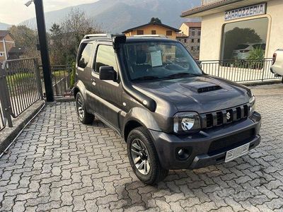 Usata Suzuki Jimny 84 CV (61 kW) 2017 Grigio scuro SUV