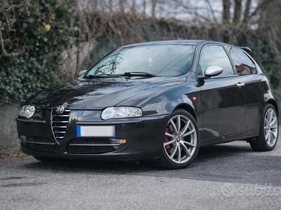 Usata Alfa Romeo 147 115 CV (84 kW) 2003 Nero Utilitaria