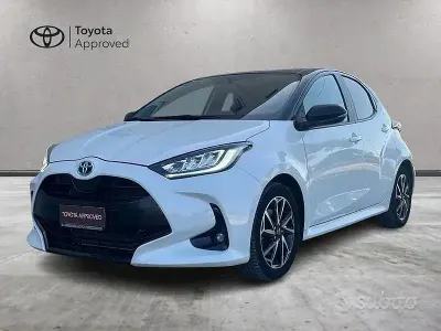 Usata Toyota Yaris Hybrid Style 116 CV (85 kW) 2022 Bianco Berlina