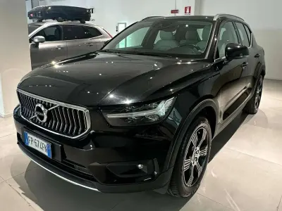 Usata Volvo XC40 Inscription 156 CV (114 kW) 2018 Onyx black SUV