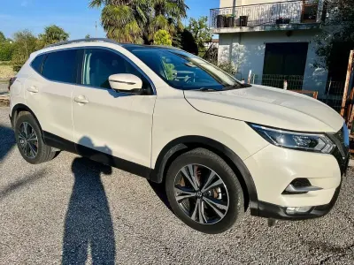 Usata Nissan Qashqai N-Connecta 116 CV (85 kW) 2020 Bianco SUV