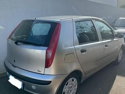 Usata Fiat Punto 80 CV (58 kW) 2001 Argento Utilitaria
