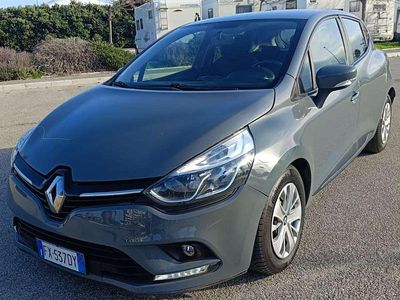 Usata Renault Clio IV Intens 90 CV (66 kW) 2019 Grigio Berlina