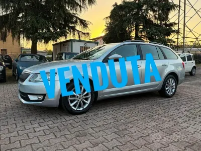 Usata Skoda Octavia Executive 110 CV (80 kW) 2016 Grigio Station wagon