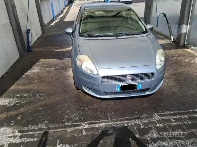 Usata Fiat Grande Punto 75 CV (55 kW) 2008 Grigio Utilitaria