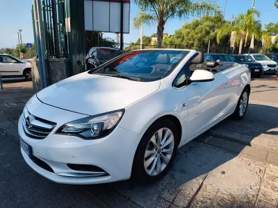 Usata Opel Cascada Cosmo 170 CV (125 kW) 2016 Bianco Cabrio