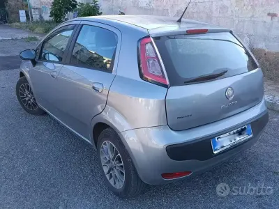 Usata Fiat Punto 69 CV (50 kW) 2011 Grigio Utilitaria